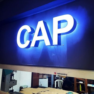 50000 ώρες εργασία Ζωή Παντοχρόνια Εντυπωσιακή 3D LED ρητίνη Ακρυλική καφετέρια Σημαία καταστήματος