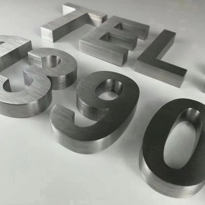 Αντι-τσίχλας Logo μεταλλικών γραμμάτων με 50000 ώρες ζωής εργασίας και προσαρμοσμένο σχεδιασμό χρώματος