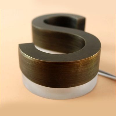 PC Ακρυλικό 3D γράμματα LED φωτισμένο πίσω φωτισμένο Πρακτορείο διαφήμισης για εξωτερικούς χώρους σε 28C