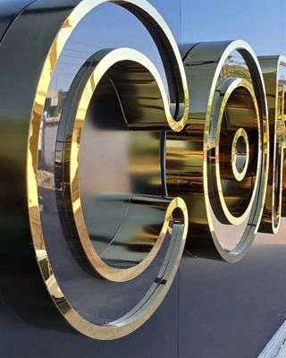 Προσαρμοσμένο 3d εσωτερικό από ανοξείδωτο χάλυβα τοίχος γράμμα λογότυπο Σημάδι με φωτεινή επίδραση οθόνη