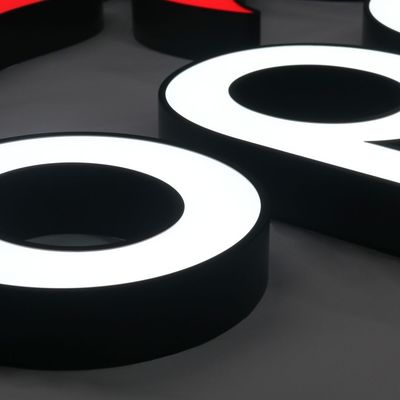 25C Προσαρμοσμένο από ανοξείδωτο χάλυβα εσωτερικό τοίχωμα γράμμα λογότυπο σήμα για διαφημιστική οθόνη