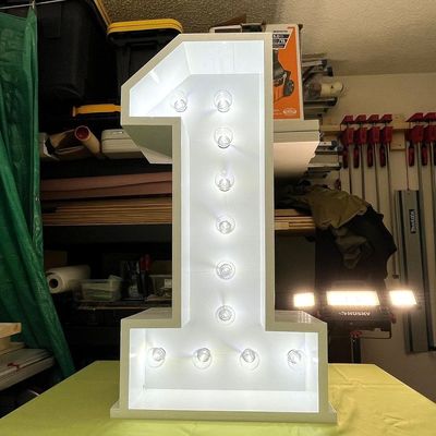12V Εισερχόμενη τάση Μεγάλα φωτισμένα 3D γράμματα Παντρεύσου με LED σήμα για γάμο