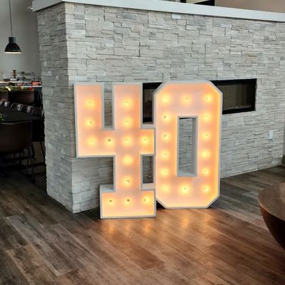 12V Εισερχόμενη τάση Μεγάλα φωτισμένα 3D γράμματα Παντρεύσου με LED σήμα για γάμο