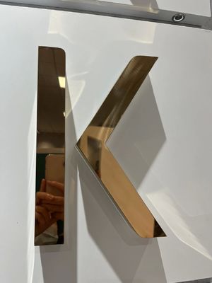 Εξωτερική σήμανση Βασικό προσαρμοσμένο μέγεθος Μεταλλικές φωτεινές πινακίδες με 3D γράμμα καναλιού