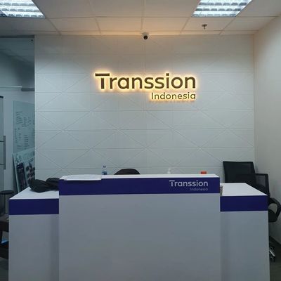 Προσαρμοσμένη εξωτερική οδική πινακίδα με χαλκό χαραγμένο από ανοξείδωτο χάλυβα και ακρυλικό