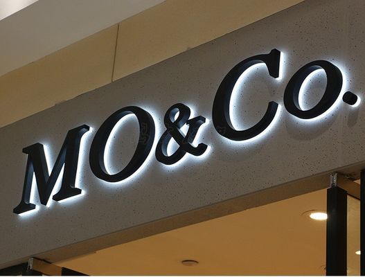 Εσωτερική και εξωτερική διαφήμιση Μεταλλική εμπορική πινακίδα με 50000 ώρες ζωής