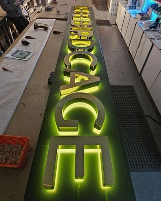 Ατσάλινη μεταλλική LED σήμανση για το εξωτερικό γραφείο εστιατορίου Custom Business Building