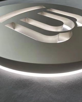 Εξωτερική υποφωτισμένη πινακίδα χιόνι 3D LED φωτισμένα νούμερα σπιτιών για προσαρμοσμένη διεύθυνση βίλας