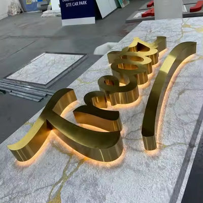 Πλάκ Ηλεκτρική τροφοδοσία Χιόνι 3d γράμματα Χρυσό LED φως πίσω γράμματα Σημάδια για το προαύλιο του καταστήματος Κλειστές πινακίδες από ανοξείδωτο χάλυβα