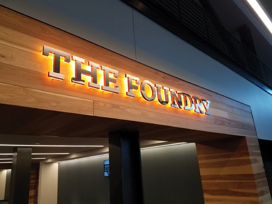 Εξωτερικά Ακρυλικά Σημάδια LED Light Name Boards από ανοξείδωτο χάλυβα Προσαρμοσμένα 3D Σημάδια φωτισμού για διακοπές