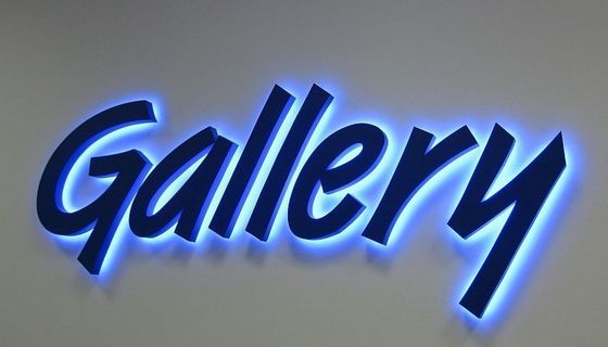 Προσαρμοσμένη Laser Cutting 3D Metal Titanium Wall Logo Signs για τοποθέτηση στον τοίχο