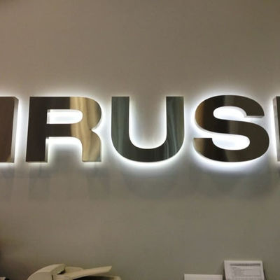 Προσαρμοσμένο Laser Cutting 3D Metal Wall Logo Letters για LED Backlit Σήμα από ανοξείδωτο χάλυβα