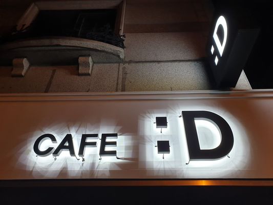 Προσαρμοσμένο Laser Cutting 3D Metal Wall Logo Letters για LED Backlit Σήμα από ανοξείδωτο χάλυβα
