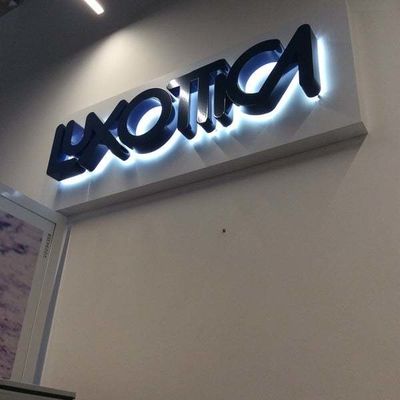 Σημειώσεις με φωτισμό πίσω Λογότυπο LED γράμματα με απαλό ζεστό λευκό φως